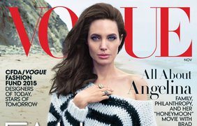 Анджелина Джоли с детьми и мужем снялась в забавной фотосессии. Фото Vogue