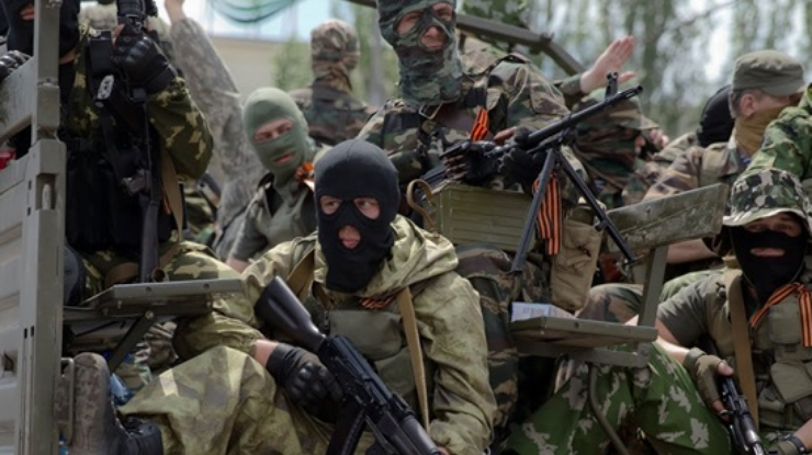 В аэропорт Донецка направили 600 боевиков