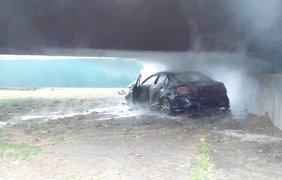 В Борисполе "Мерседес" устроил кровавую аварию с пожаром (фото, видео)