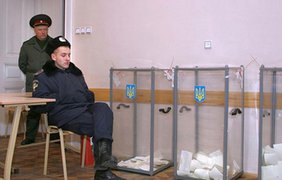 В Одессе пытаются эвакуировать "заминированный" избирком