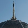 Звезду на шпиле здания Рады заменили на трезубец (фото)