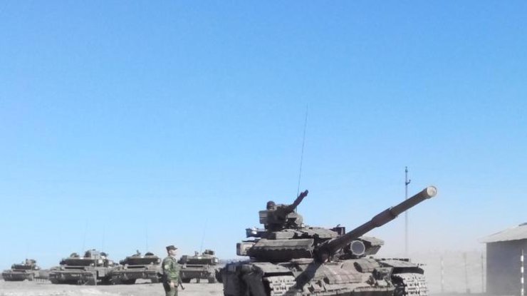 "ЛНР" переводит танки на новые позиции