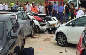 Автомобиль сбил 20 человек во время гонок на Мальте