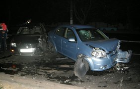 В Николаеве пьяный военный разбил машину с беременной