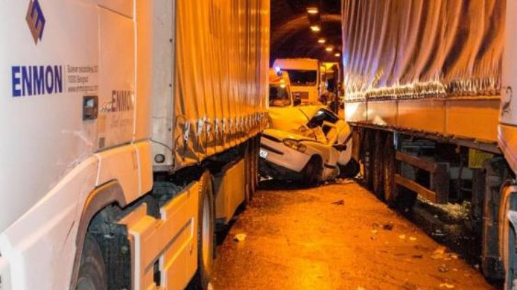 В тоннеле в Болгарии стокнулись 50 машин. Фото botevgrad.com