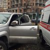 В Киеве на Политехе обстреляли внедорожник (фото)