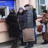 Жители Украины массово скупают гривны