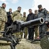 Порошенко разрешил открывать огонь по сепаратистам Донбасса