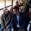 Виталий Кличко ехал в переполненном автобусе с Троещины (фото)