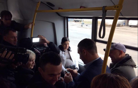 Автобус нового маршрута был переполнен. Фото пресс-служба УДАР