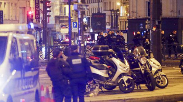 После терактов Франция вышлет из страны радикальных имамов