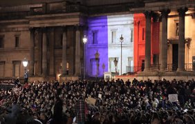 Pray for Paris: в Великобритании тысячи людей вышли на улицы