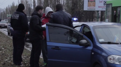 В Кременчуге за попытку срыва выборов задержали бандитов с зеленкой (видео)