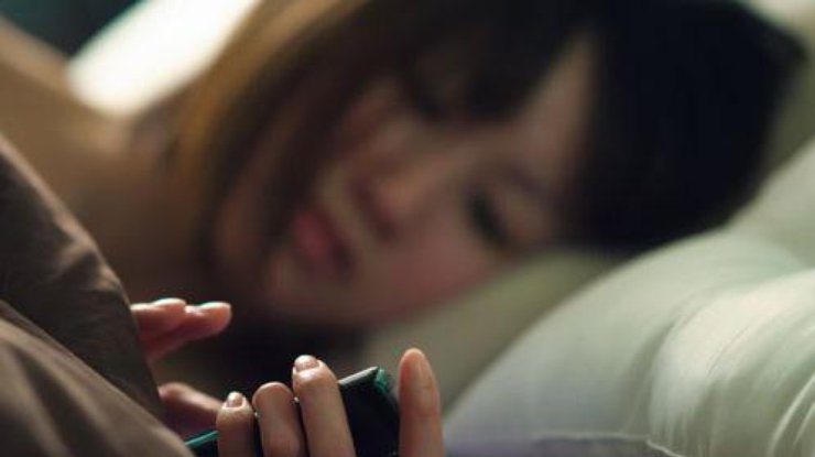 Использование телефонов перед сном вредно для здоровья