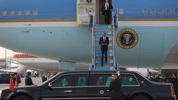 Обама прибыл в Турцию на саммит "Большой двадцатки"