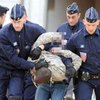 Во Франции массово арестовывают подозреваемых в терактах