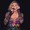Мадонна разрыдалась из-за погибших в Париже (видео)