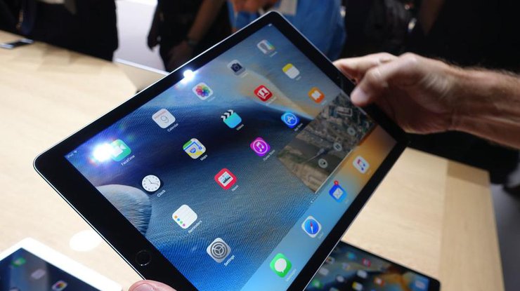 Apple iPad Pro зависает при подзарядке