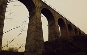 В Луганской области сохранился старинный мост-виадук. Фото Vanishing Soil
