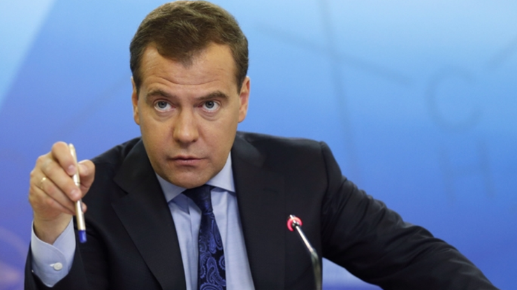 Медведев прокомментировал долг Януковича