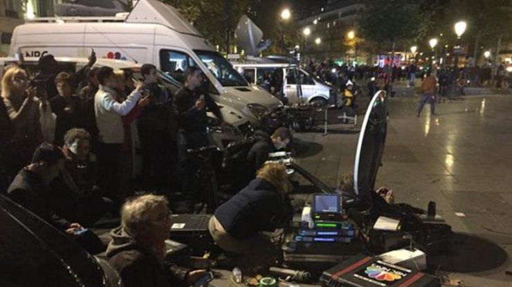 Террористы пытались связаться с французскими телеканалами.
