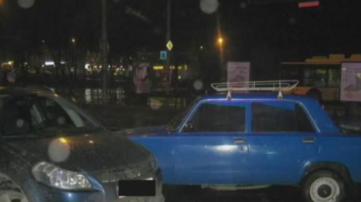 В Сумах пьяный водитель "пятерки" спровоцировал аварию