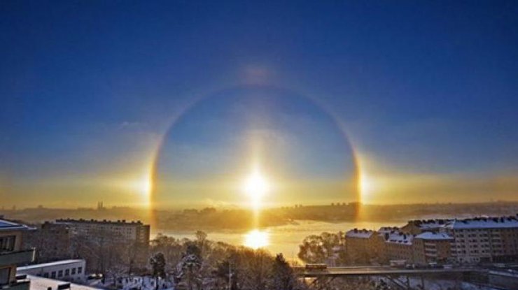 Жители Челябинска наблюдали восход трех солнц. Соцсети