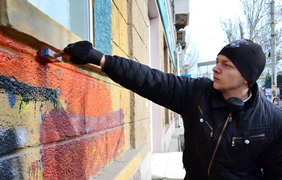 В Луганске пытаются бороться с украинскими граффити