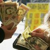 В Украине массово пытаются скупать доллары
