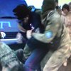В драке на блокаде Крыма полицейского ударили ножом (фото)