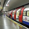 В Лондоне пенсионер толкнул мусульманку под поезд в метро (видео)