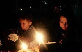 Крымчане перешли на свечи. Фото из соцсетей