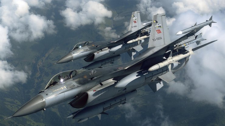Турция использовала F-16 против Су-24. Фото из архива