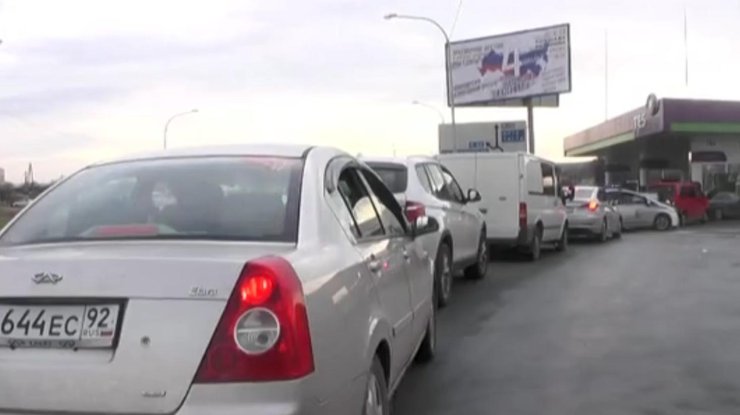 Очередь за бензином во временно оккупированном Крыму