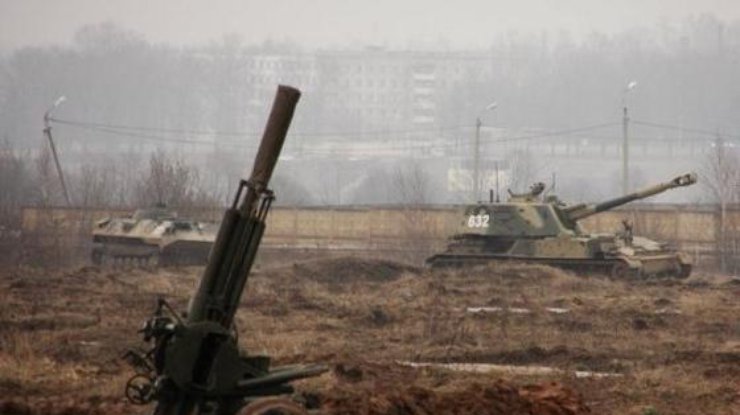 Под Марьинкой военных Украины накрывают из минометов (видео)