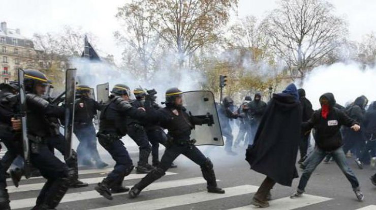 Беспорядки в Париже. Фото: twitter.com/gueugneau