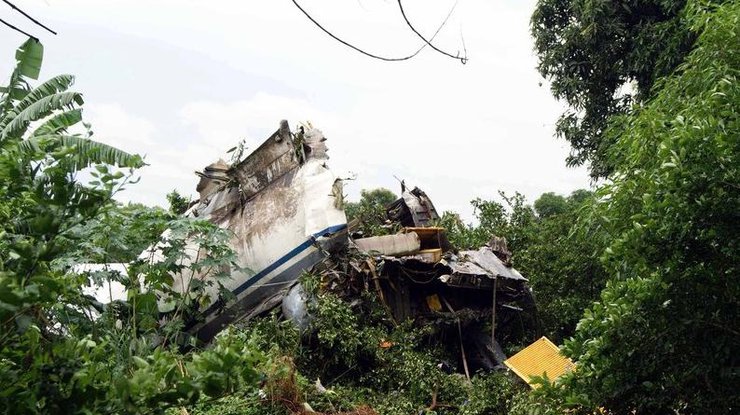 Останки Ан-12, который потерпел крушение в Южном Судане