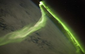 Южное полярное сияние, сфотографированное во время геомагнитной бури с борта МКС 29 мая 2010 года