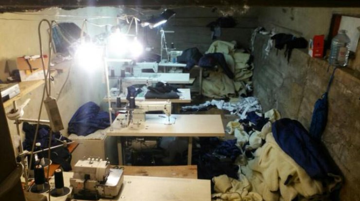 В Одессе вьетнамцы в подвалах шили одежду дорогих брендов (фото, видео)