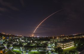 Запуск ракеты-носителя «Атлас-5» с базы ВВС США на мысе Канаверал во Флориде