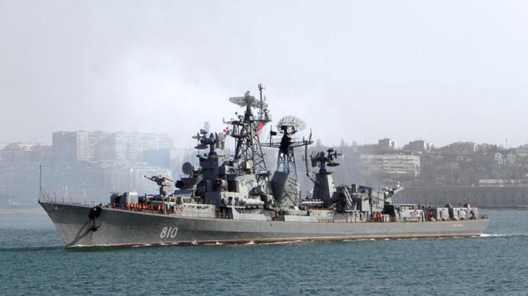 Корабль России "Сметливый" открыл огонь по рыбацкому судну Турции