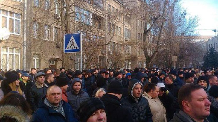 В Киеве у стен МВД собрались протестующие