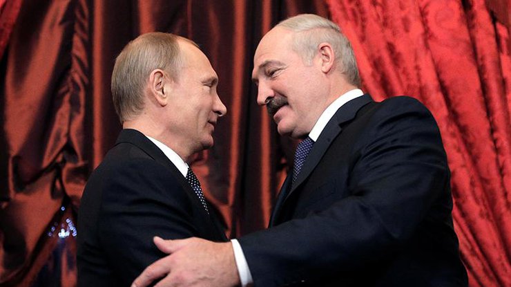 Лукашенко поблагодарил Путина за особые условия для белорусов