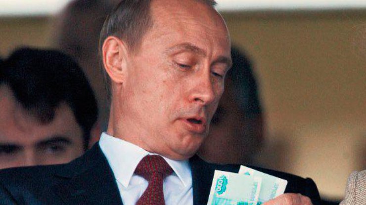 Путин добровольно урезал себе зарплату