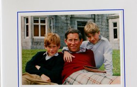 Принц Чарльз с детьми Гарри и Уильямом, 1993