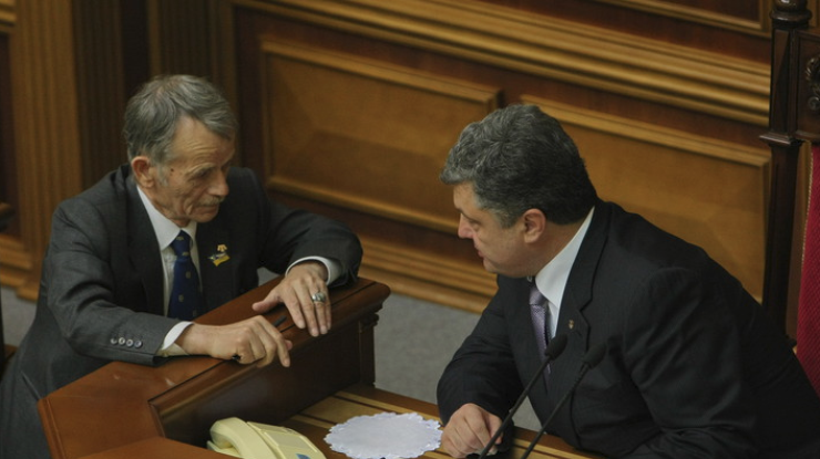 Президент требует учитывать национальные интересы Украины в вопросе света для Крыма