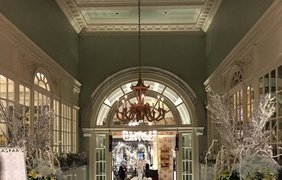 Рождественское убранство гостиницы The Savoy в Лондоне