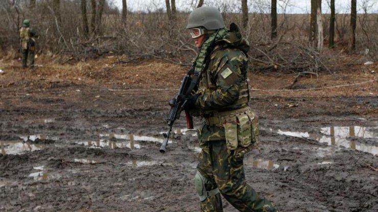 На Донбассе один военный погиб и трое ранены (фото из архива)