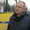Подросток во Львове обстрелял маршрутку с пассажирами