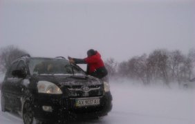 В Харькове дороги заметает снегом. Фото Лидии Калининой